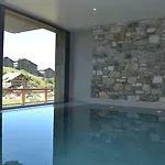4 Vallees & 4* Superior מלון