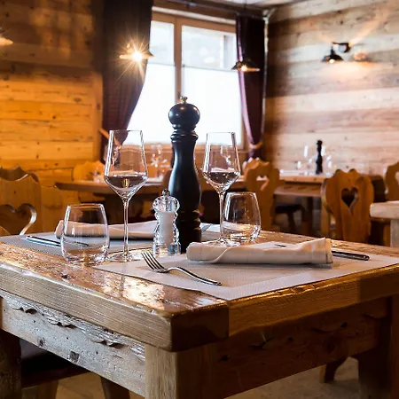 Szálloda 4 Vallees & 4* Superior 4*